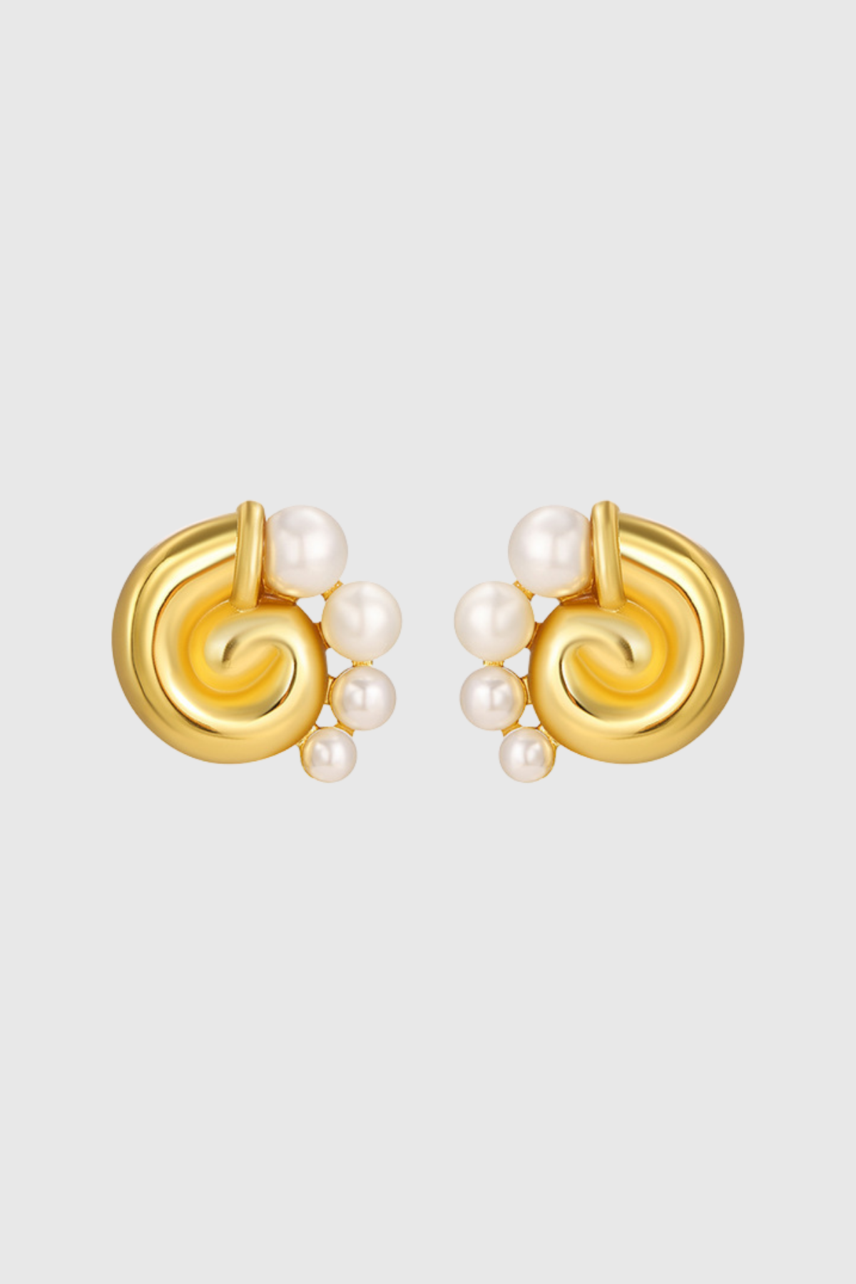 Jayleen Whorl Pearl Earrings In Gold