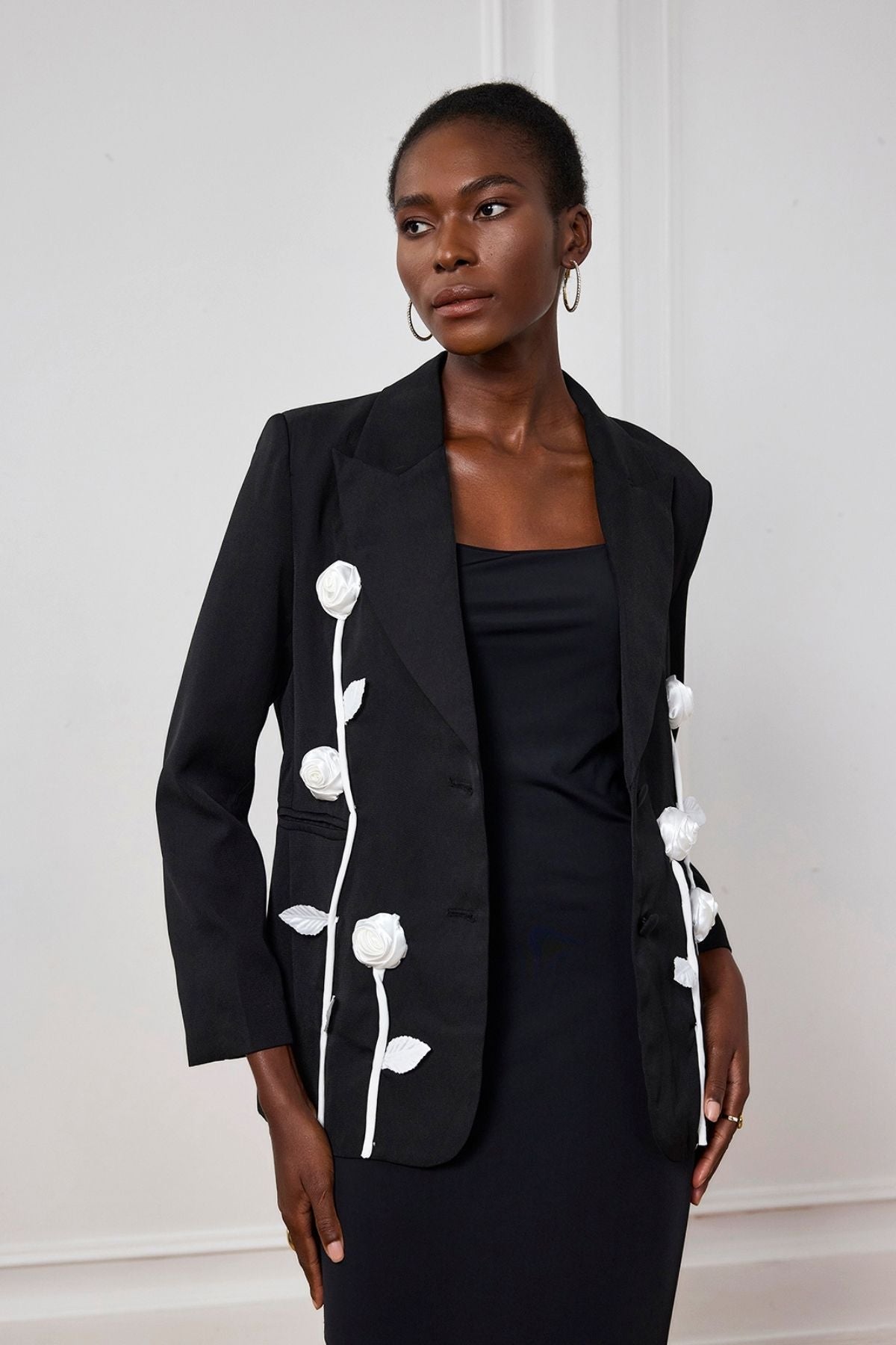 Kamiyah Flower Lapel Plunge Blazer